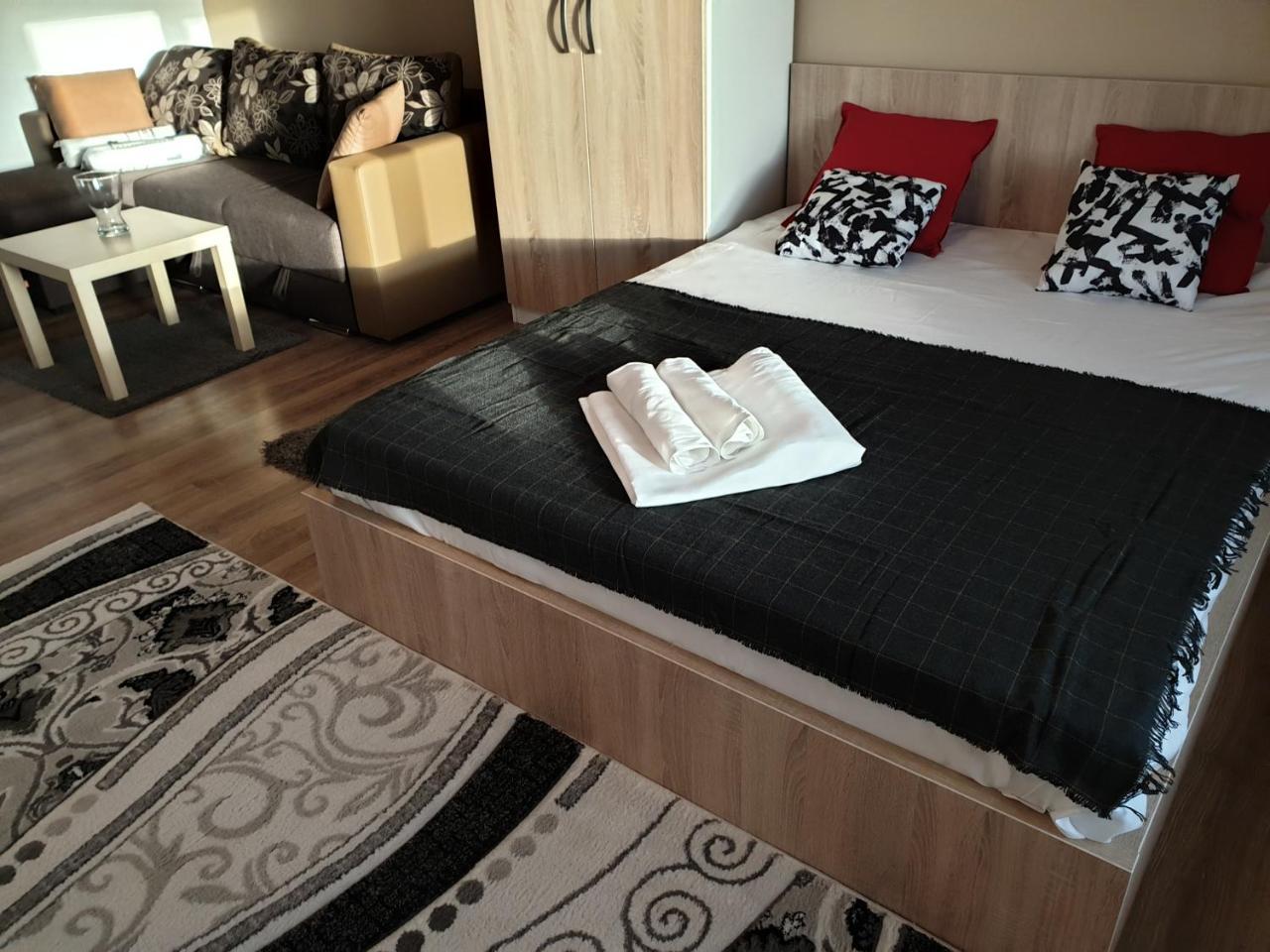 Alla Fundeni Apartment *