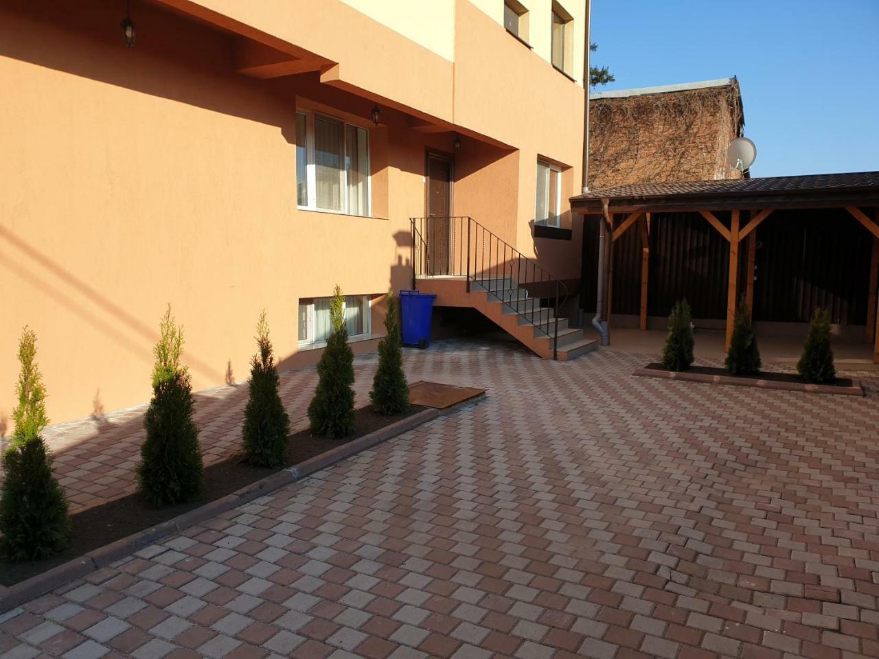 Alla Fundeni Apartment *